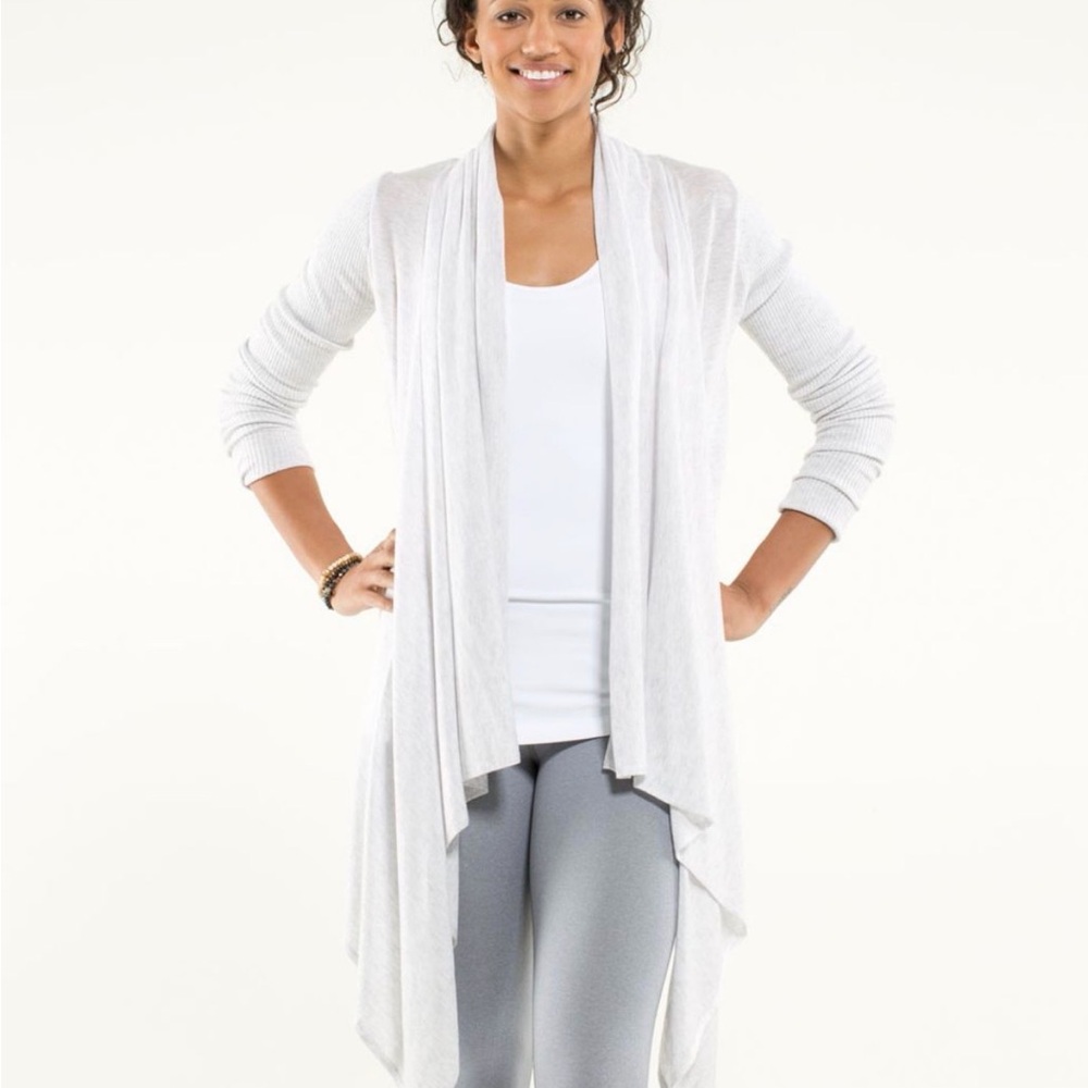 Lululemon Athletica Universal Wrap
Heathered White